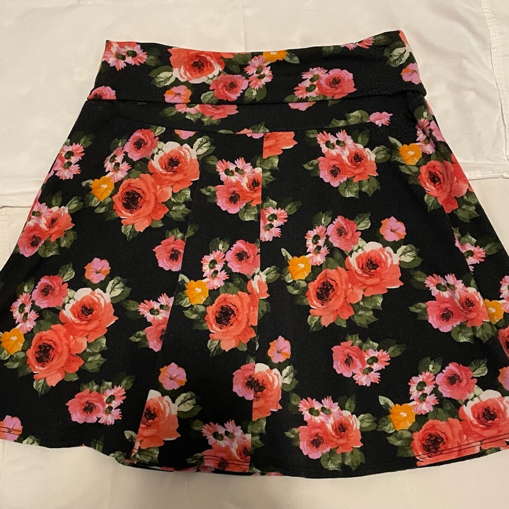 BONGO Flowy Floral Rose Skirt - Size XL